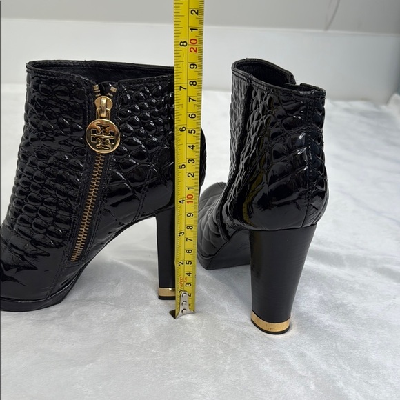 TORY BURCH BOOTIES | SIZE 6 | Elegant Black Ankle Boots | Leather - Picture 6 of 15